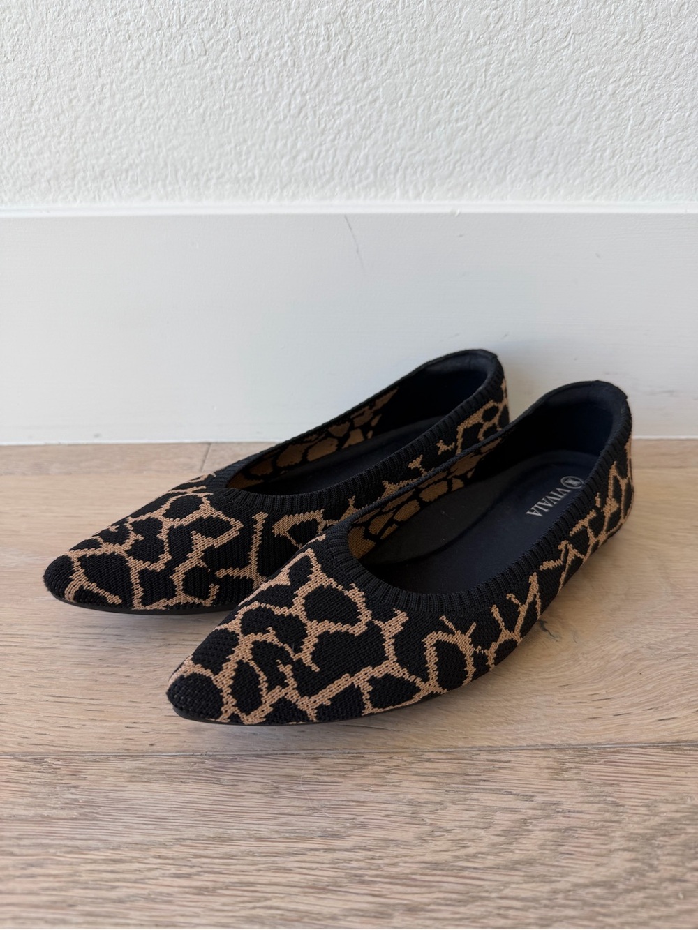 VIVAIA Leopard Kathleen Pointed Toe Flats Shoes